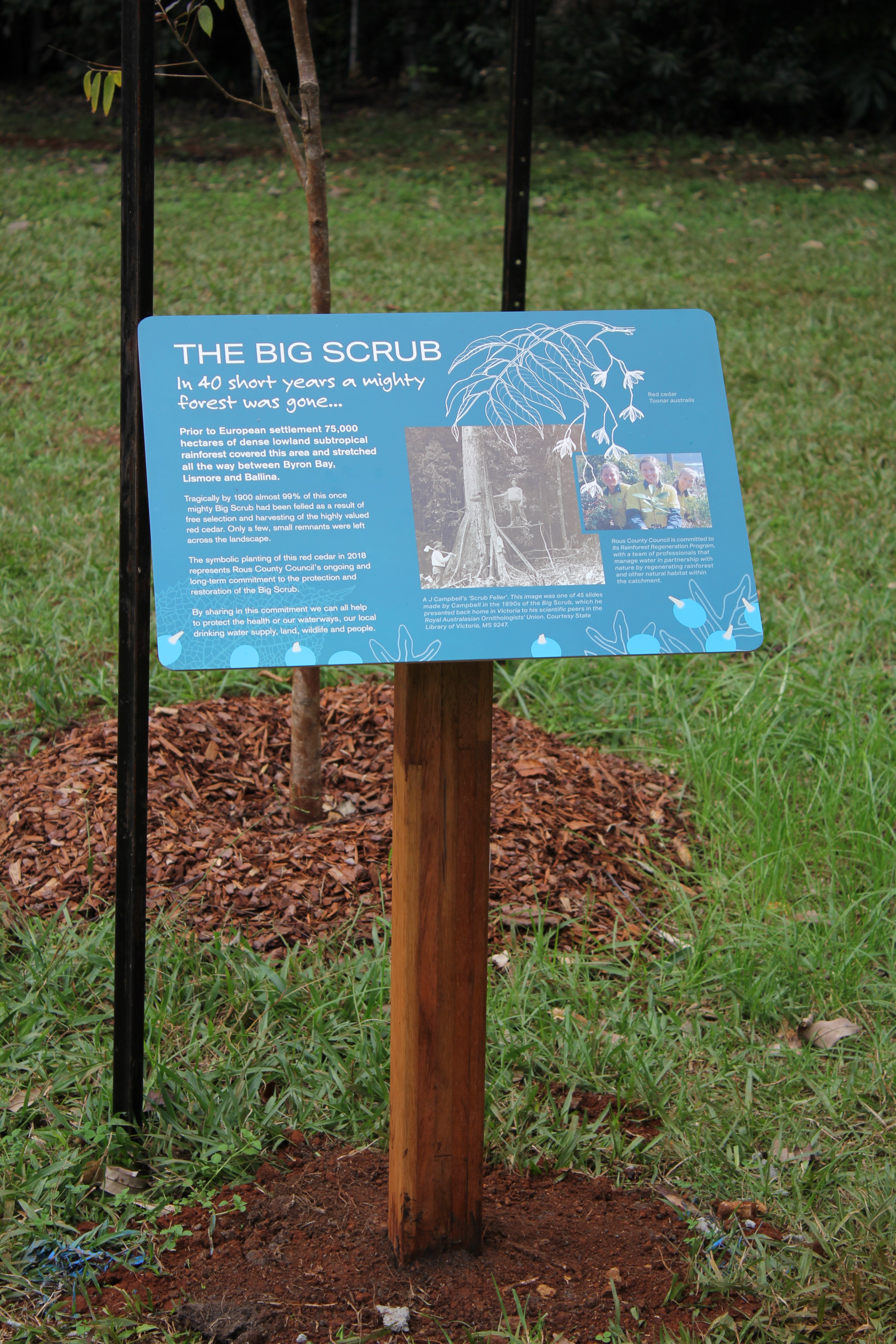 Rocky Creek Outdoor Sign With Wooden Post